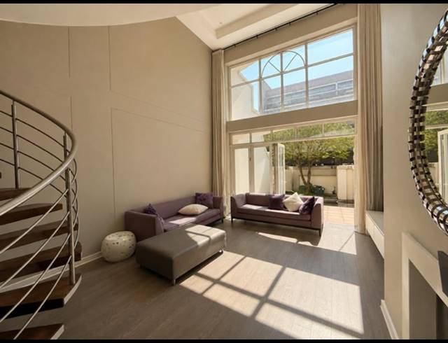 2 BEDROOM TOWNHOUSE FOR SALE IN HYDE PARK
